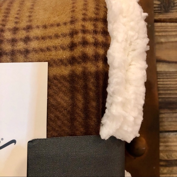 🎁 NWT Eddie Bauer Sherpa Reversible Throw Plaid - Picture 5 of 6
